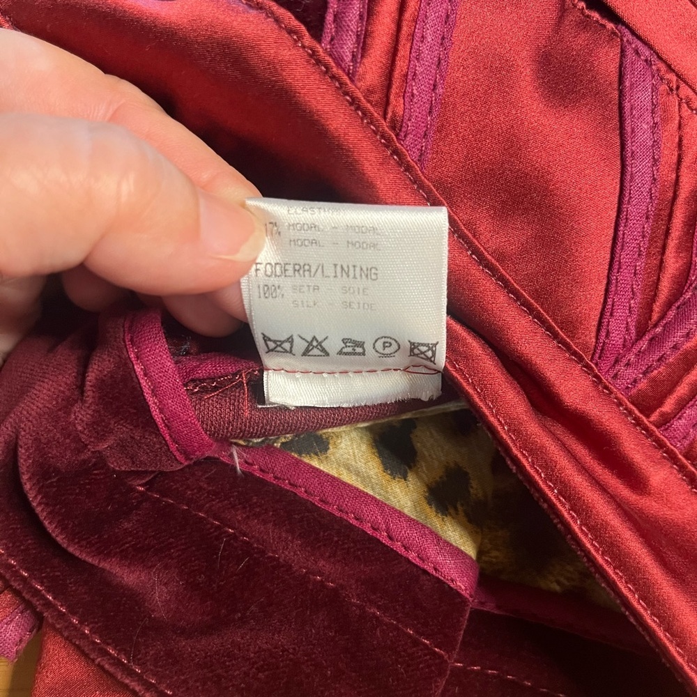 Roberto Cavalli Burgundy Velvet Cropped Pants - Picture 7 of 11